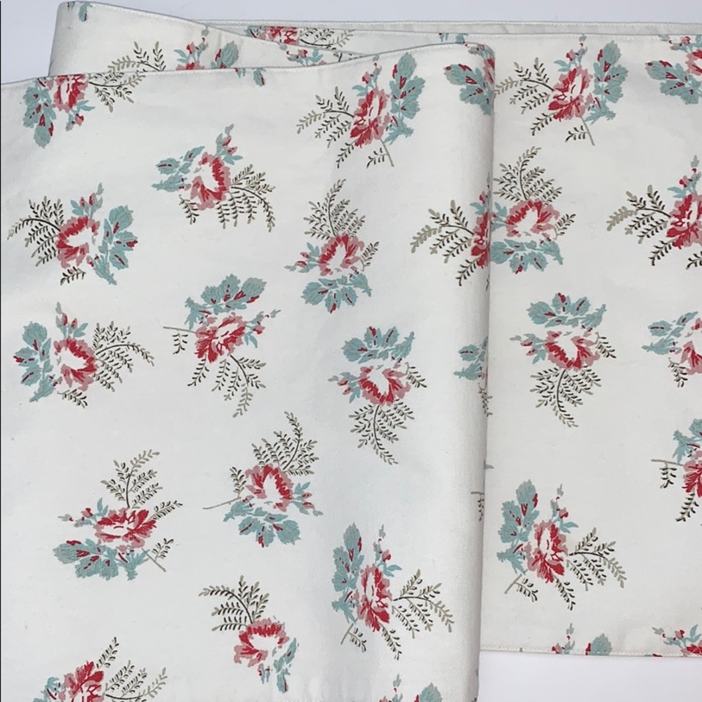 New Rachel Parcell table runner - Picture 3 of 6